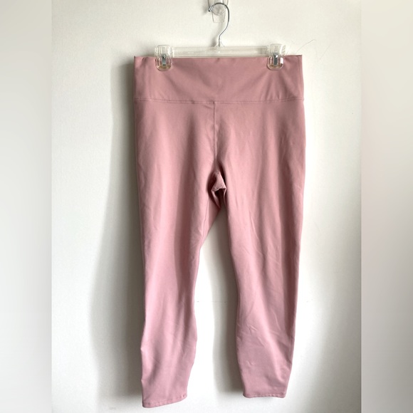 Fabletics Powerhold size xl but fits more like a Large - Picture 1 of 4